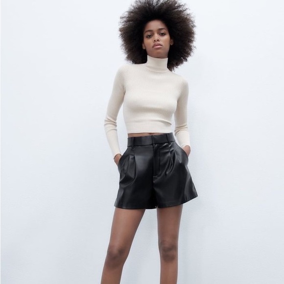 Zara faux leather shorts - Picture 1 of 4